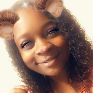 Meet your Posher, Iesha